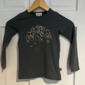Beautiful European quality long sleeve T-shirt size 110/us 5/6